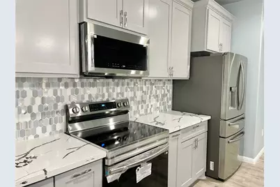 982 S Navarro, Giddings, TX 78942 - Photo 11