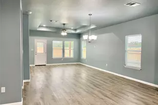 982 S Navarro, Giddings, TX 78942 - Photo 3