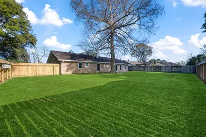 1609 Bowie Street, Liberty, TX 77575 - Photo 3