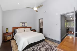 2100 Commonwealth St, Houston, TX 77006 - Photo 11