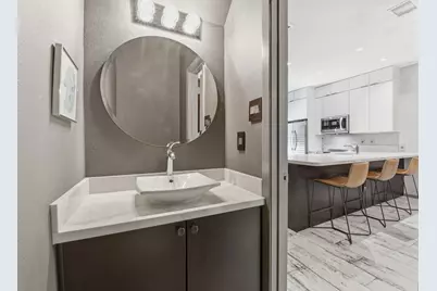 2100 Commonwealth Street #B, Houston, TX 77006 - Photo 7