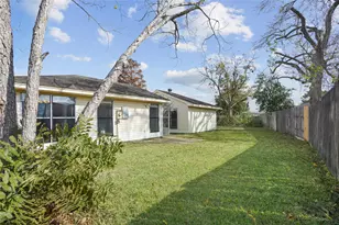 2846 Mayflower Landing Ct, Webster, TX 77598 - Photo 17