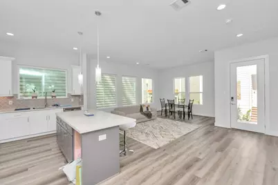 3360 Pinemont Drive, Houston, TX 77018 - Photo 11