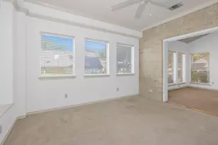 106 Fairway View Ct, Conroe, TX 77356 - Photo 11