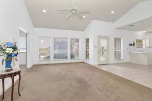 106 Fairway View Ct, Conroe, TX 77356 - Photo 7