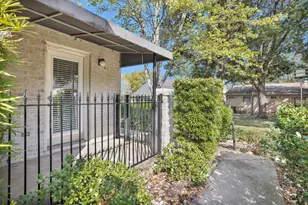 106 Fairway View Ct, Conroe, TX 77356 - Photo 3