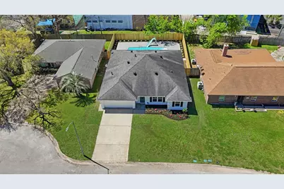 2505 Holly Court, Galveston, TX 77551 - Photo 3