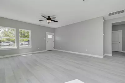 6705 Roanoke St, Houston, TX 77028 - Photo 19