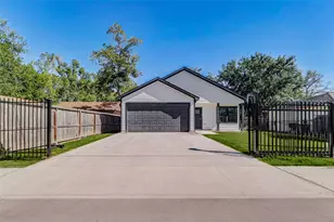 6705 Roanoke St, Houston, TX 77028 - Photo 11