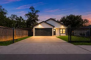 6705 Roanoke St, Houston, TX 77028 - Photo 1