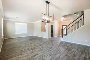 5410 Linden Grove Ct, Sugar Land, TX 77479 - Photo 3