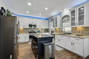 10900 Sycamore Dr N, La Porte, TX 77571 - Photo 9