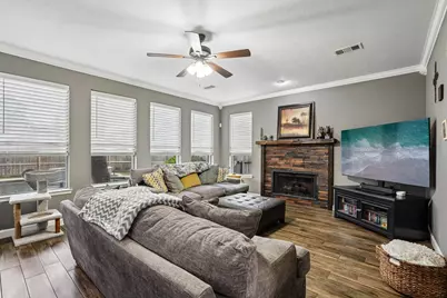 10900 Sycamore Drive N, La Porte, TX 77571 - Photo 5