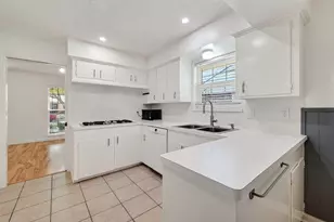 7014 Concho St, Houston, TX 77074 - Photo 17