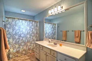 9629 Maribelle Way, Houston, TX 77055 - Photo 11