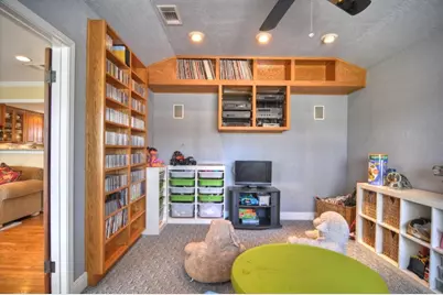 9629 Maribelle Way, Houston, TX 77055 - Photo 3