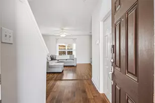 319 Falling Pine Dr, Conroe, TX 77304 - Photo 3