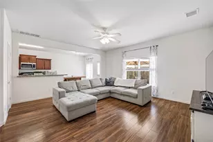 319 Falling Pine Dr, Conroe, TX 77304 - Photo 5