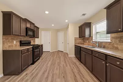 1308 Winding Willow Drive, Pinehurst, TX 77362 - Photo 9