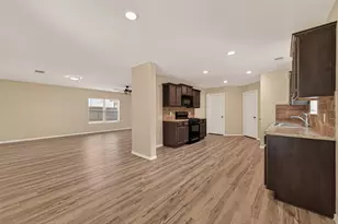 1308 Winding Willow Dr, Pinehurst, TX 77362 - Photo 11