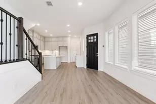 910A W 21st St, Houston, TX 77008 - Photo 9