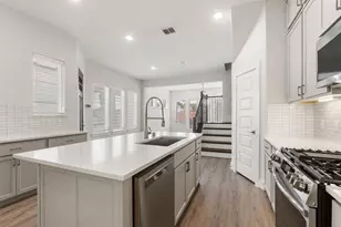 910A W 21st St, Houston, TX 77008 - Photo 15