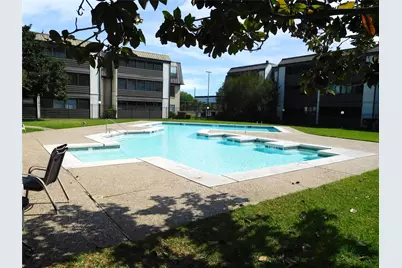 3085 Walnut Bend Lane #12, Houston, TX 77042 - Photo 5