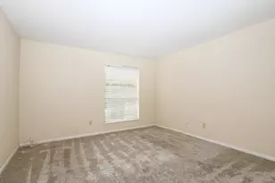 3085 Walnut Bend Ln, Houston, TX 77042 - Photo 15