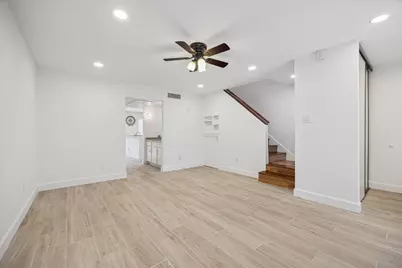 5807 Beverlyhill Street #23, Houston, TX 77057 - Photo 3