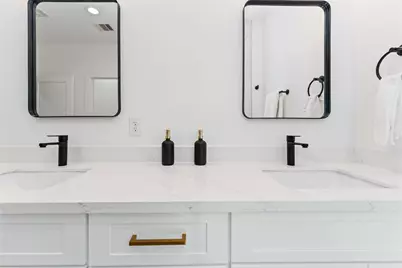 3040 Webster Street, Houston, TX 77004 - Photo 9