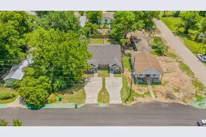 405 W Worsham Street, Willis, TX 77378 - Photo 31