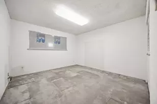 10564 Hammerly Blvd, Houston, TX 77043 - Photo 9