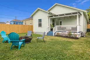 3923 Ave M 1/2, Galveston, TX 77550 - Photo 17