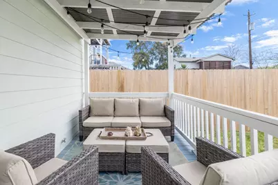 3923 Avenue M 1/2, Galveston, TX 77550 - Photo 15