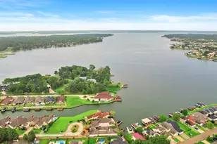 9216 Deepwater Dr, Montgomery, TX 77356 - Photo 29