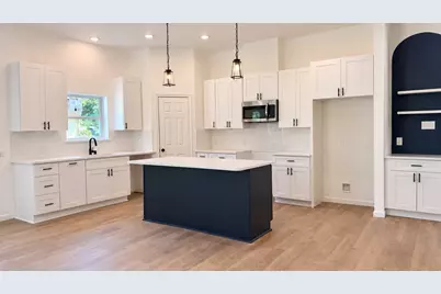 8715 Victoria Forest Drive, Houston, TX 77088 - Photo 7