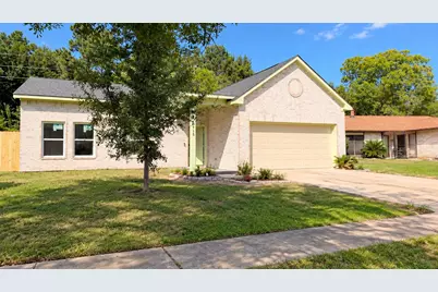 8715 Victoria Forest Drive, Houston, TX 77088 - Photo 3