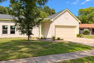 8715 Victoria Forest Dr, Houston, TX 77088 - Photo 3
