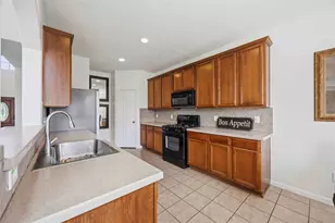 3605 Canterbury Park Dr, Pearland, TX 77584 - Photo 11