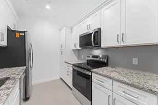 2829 Timmons Ln, Houston, TX 77027 - Photo 5