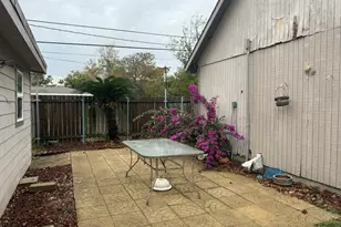 1434 1st Ave N, Texas City, TX 77590 - Photo 17