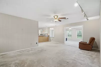 107 Montrose Circle, Conroe, TX 77301 - Photo 5