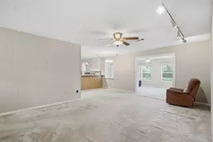 107 Montrose Cir, Conroe, TX 77301 - Photo 5
