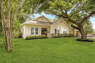 702 W 41st St, Houston, TX 77018 - Photo 1