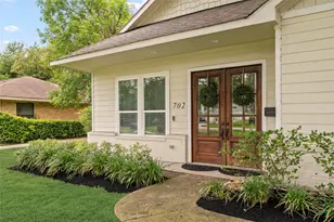702 W 41st St, Houston, TX 77018 - Photo 3