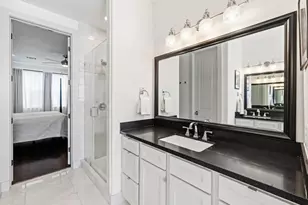 916 Yale St, Houston, TX 77008 - Photo 31