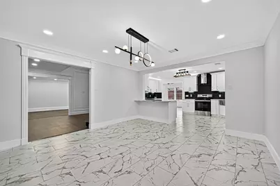 5607 Pebble Springs Drive, Houston, TX 77066 - Photo 11