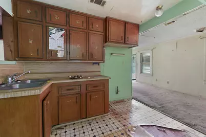 121 Lake Road, La Marque, TX 77568 - Photo 13