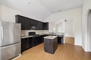 7534 Abbey Point Ln, Houston, TX 77049 - Photo 3