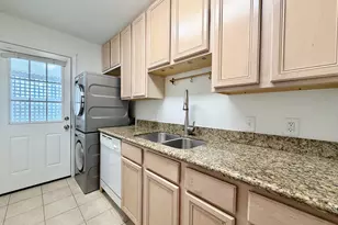 2126 Banks St, Houston, TX 77098 - Photo 33